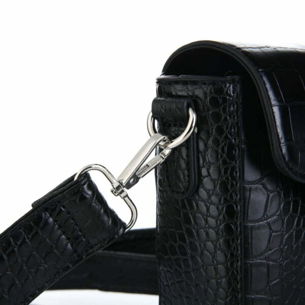 YOUR NEW FAVORITE BLACK BAG