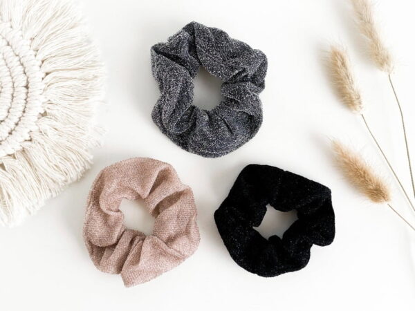 THE GLITTER SCRUNCHIE