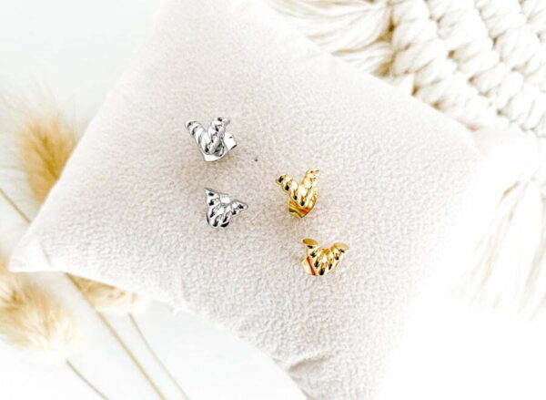 TWISTED V EAR STUDS