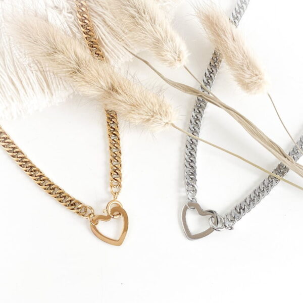 LOVELY NECKLACE